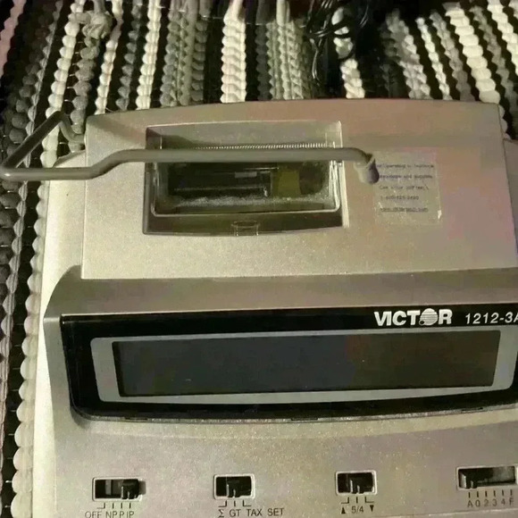 Victor 1212-3a digit commercial printing calculator 9.75x7.75 plug in or 4AA . - Picture 6 of 8